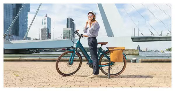Vélo de Ville Électrique O2 Feel iSwan City Boost 6.1 Univ Shimano Altus 8V 432 Wh 28” Bleu Cobalt